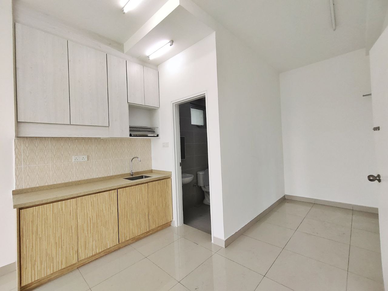 Ceria Residences Cyberjaya, Freehold, Kitchen Cab - photo 3