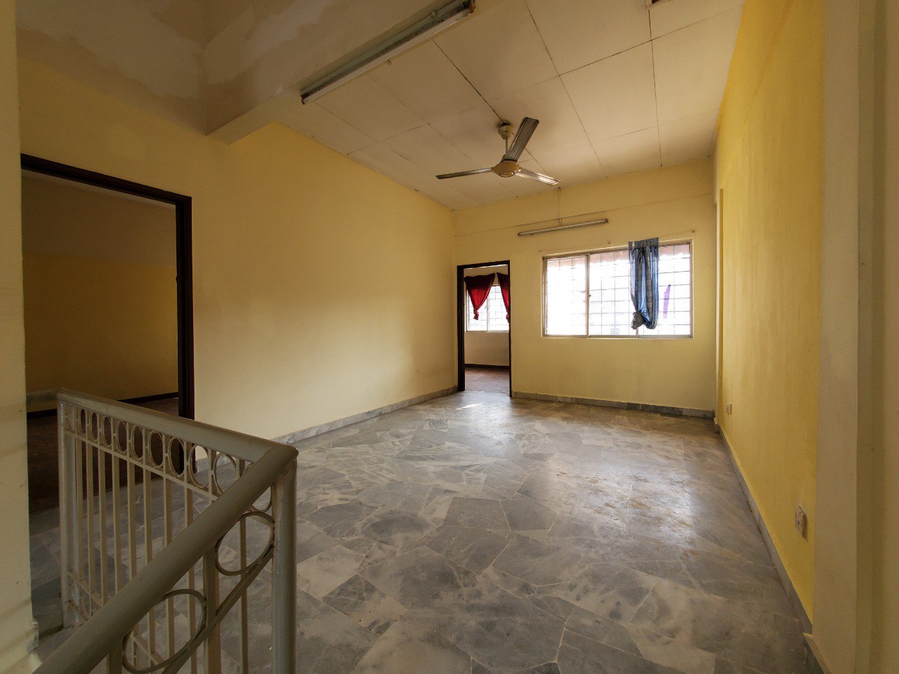 Townhouse Jalan Marmar Seksyen 7, Shah Alam - photo 2