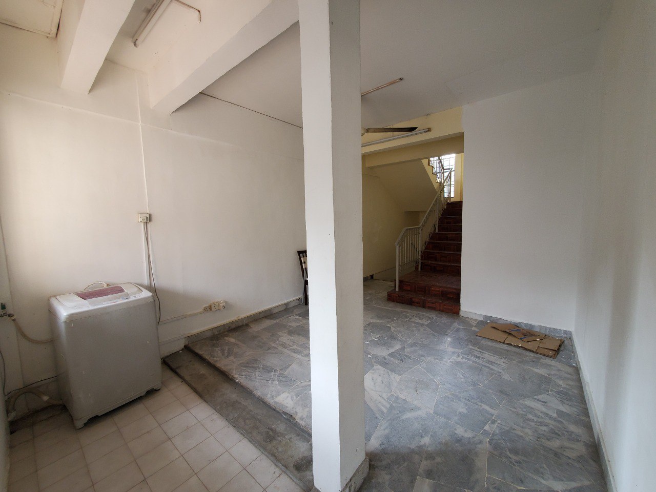 Townhouse Jalan Marmar Seksyen 7, Shah Alam - photo 4