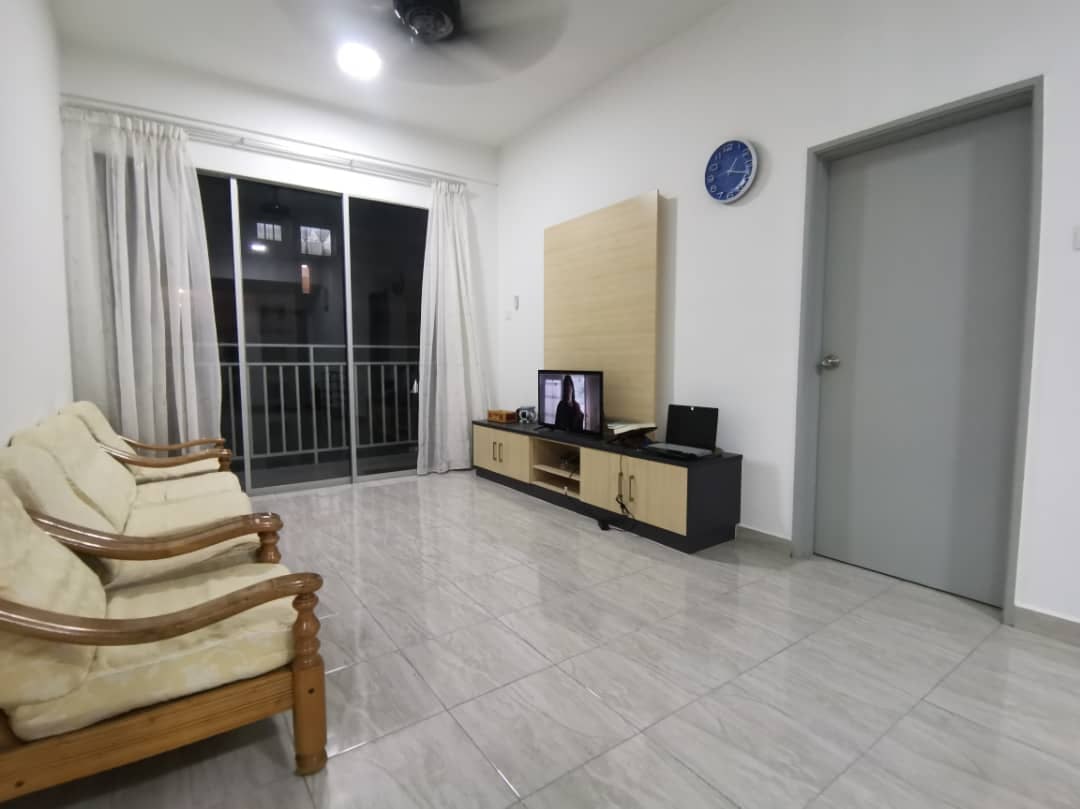 Apartment Tmn Putra Impian, Bdr Seri Putra - photo 3