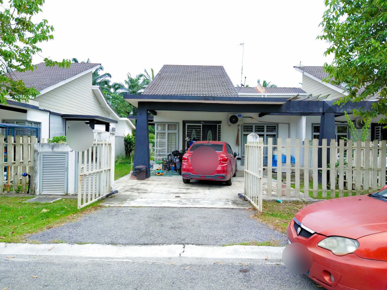 Taman Merpati Olak Lempit Banting, Semi D - photo 1