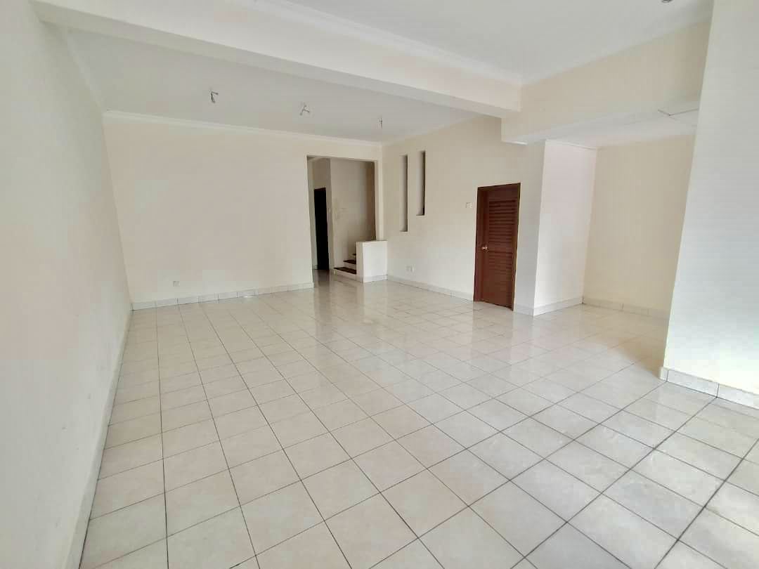 2 Storey, Jalan Nova Seksyen U5  69 Subang Bestari - photo 3