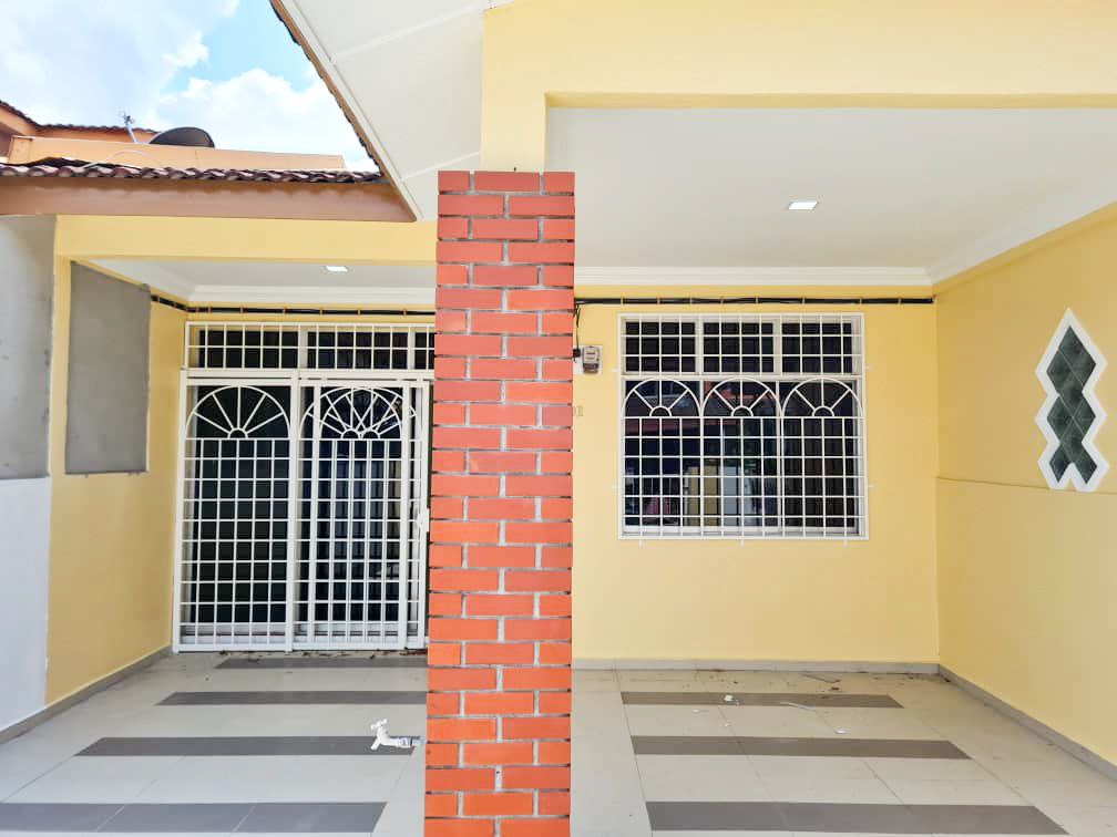 Single Storey House, Bandar  Rinching 5, Semenyih - photo 2