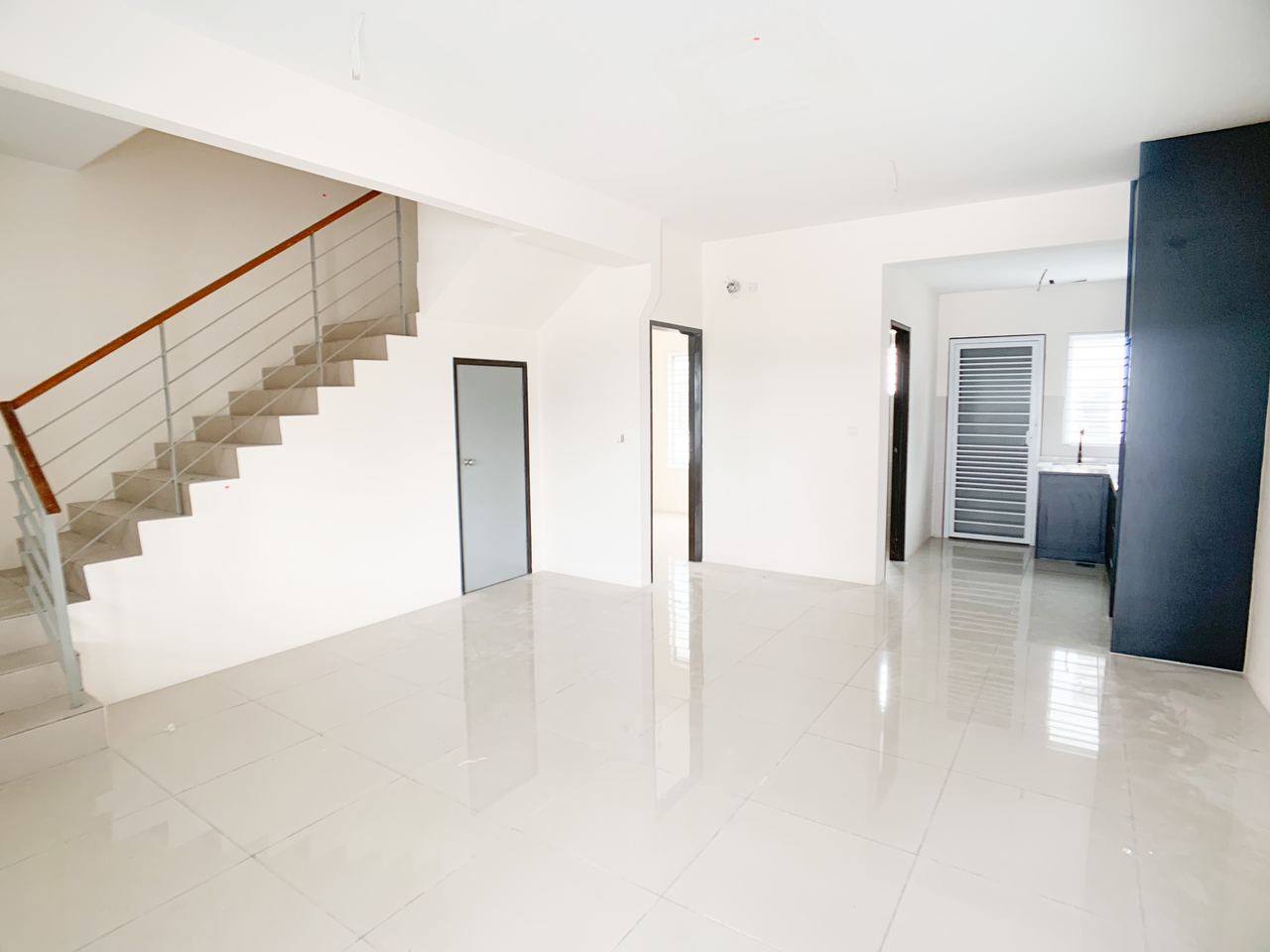 2 STOREY TERRACE IRAMA PERDANA LBS ALAM PERDANA - photo 2