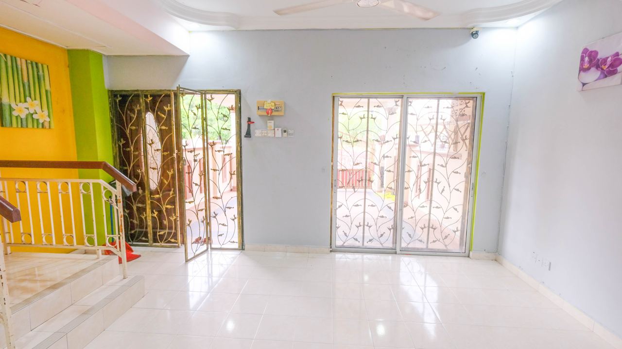 Lorong Az Zaharah , Seksyen 10 Puncak Alam Fasa2 - photo 3