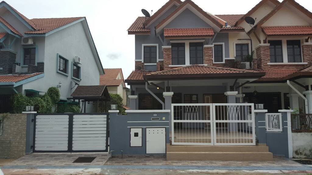 DOUBLE STOREY BANDAR NUSAPUTRA, PRESINT 2 PUCHONG