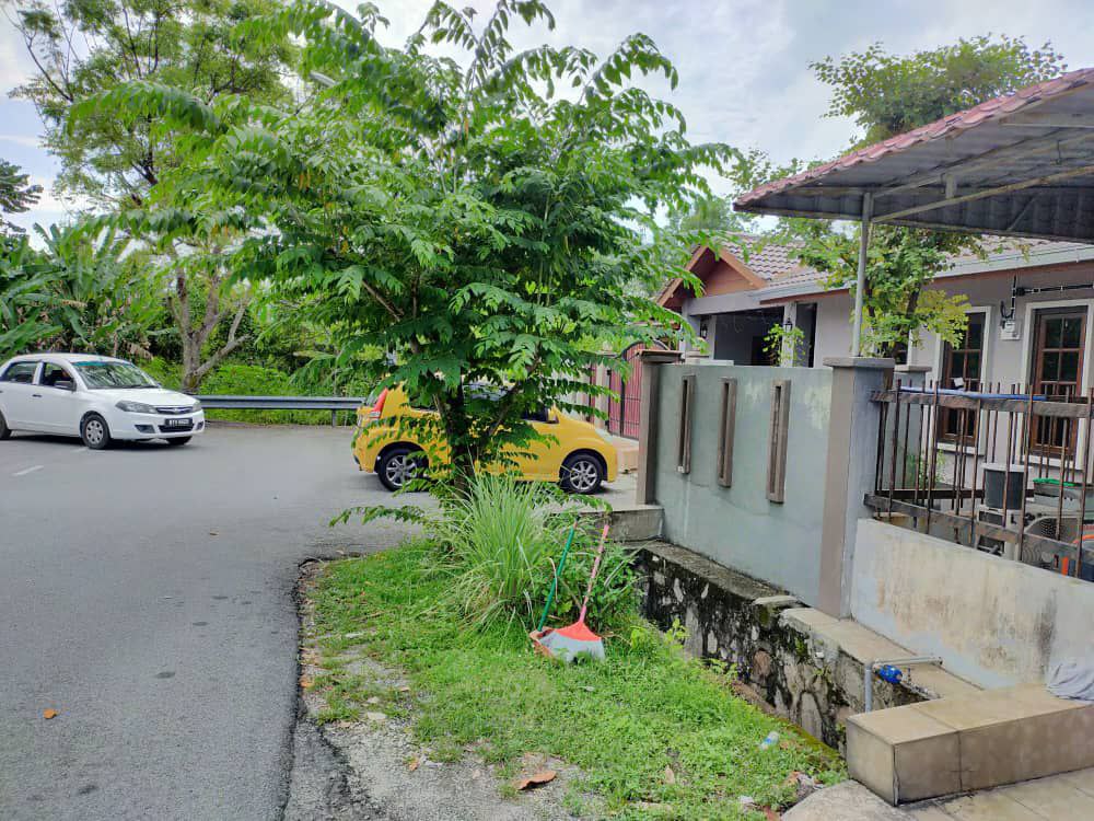 FACING OPEN SINGLE STOREY TAMAN KAJANG PRIMA KAJAN - photo 2