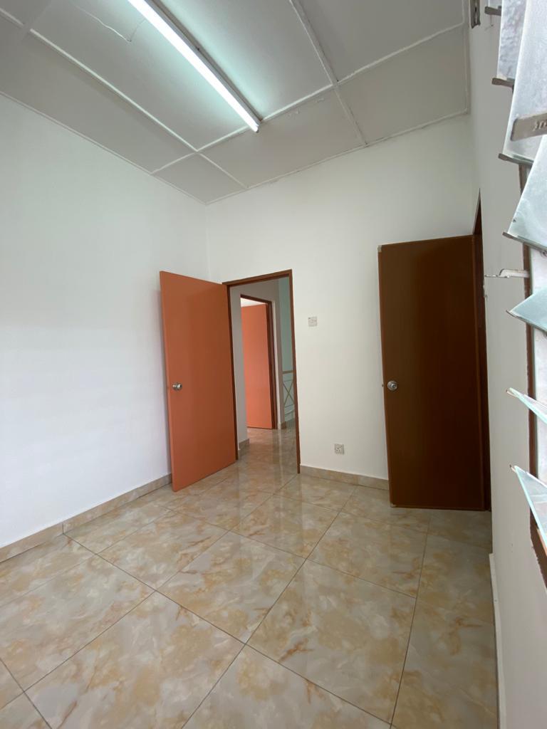 Terrace, Taman Kajang Utama, Seksyen 3, Kajang - photo 4