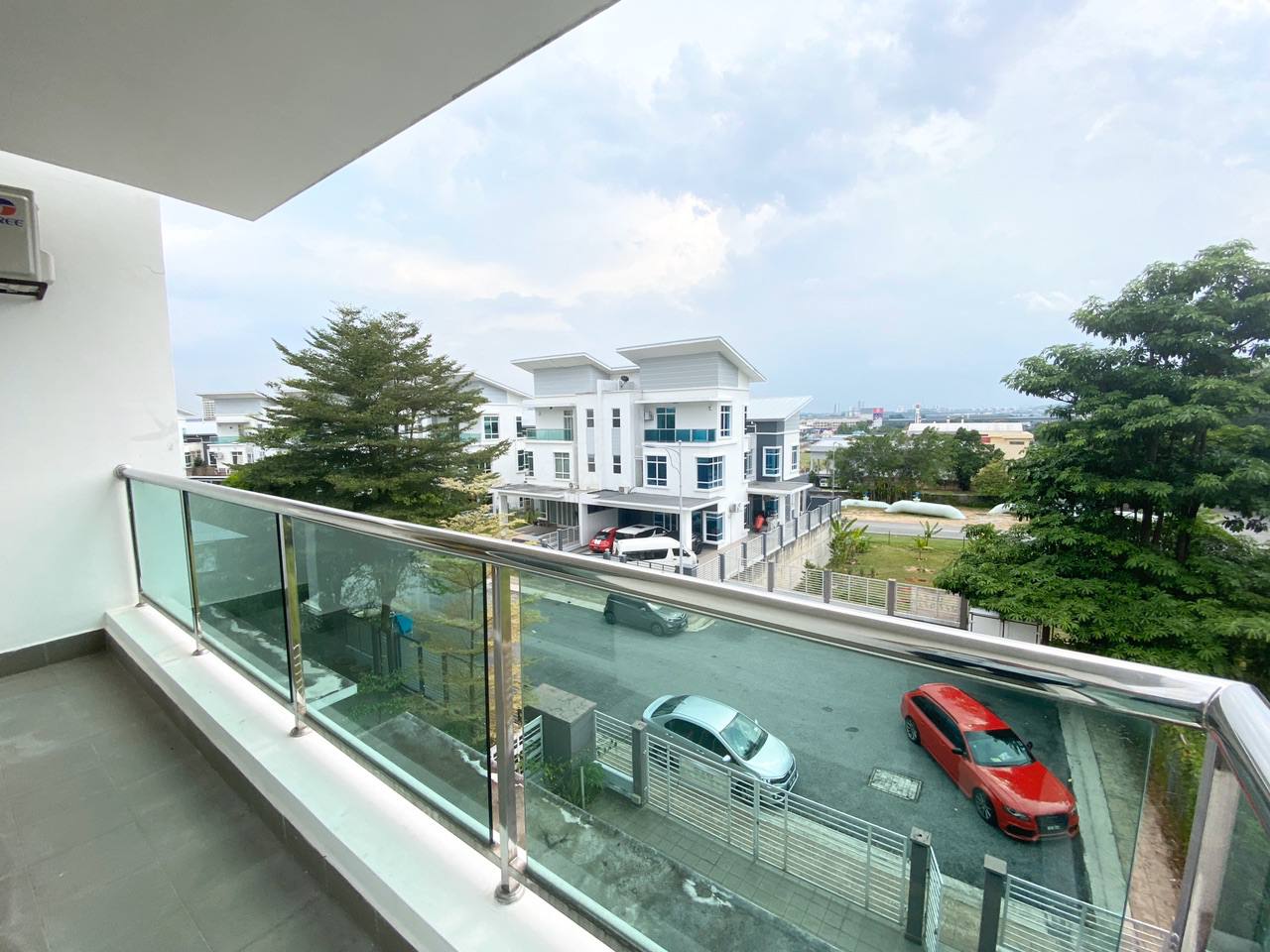 3 STOREY SEMI D  SENTOSA HEIGHTS KAJANG END LOT - photo 3