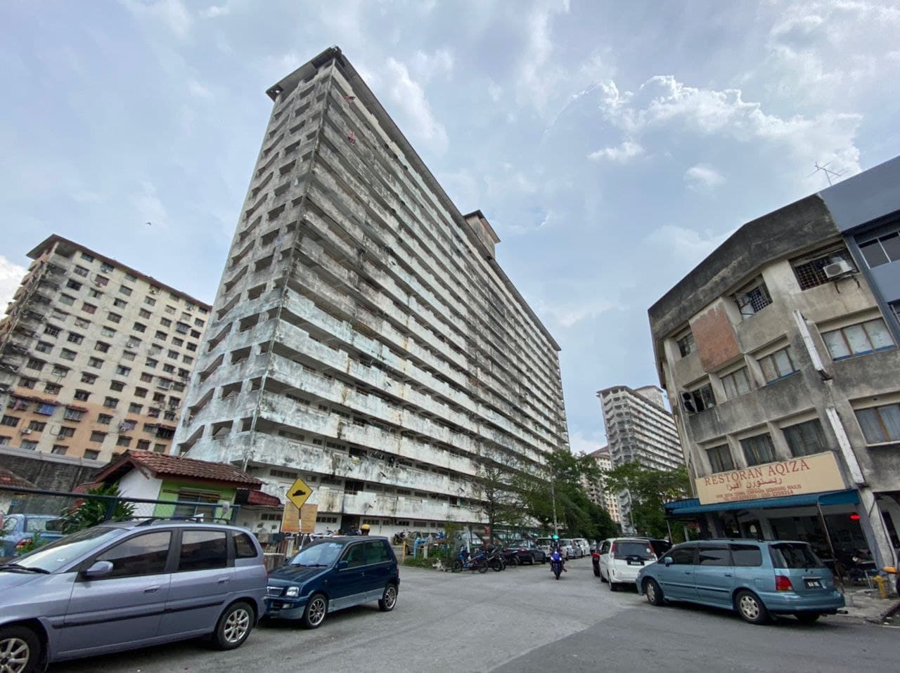 Apartment Taman Cahaya, Ampang - photo 1