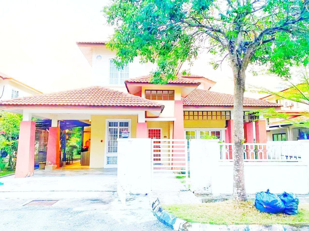 BUNGALOW 2 STOREY SEKSYEN 6  BUKIT MAHKOTA BANGI