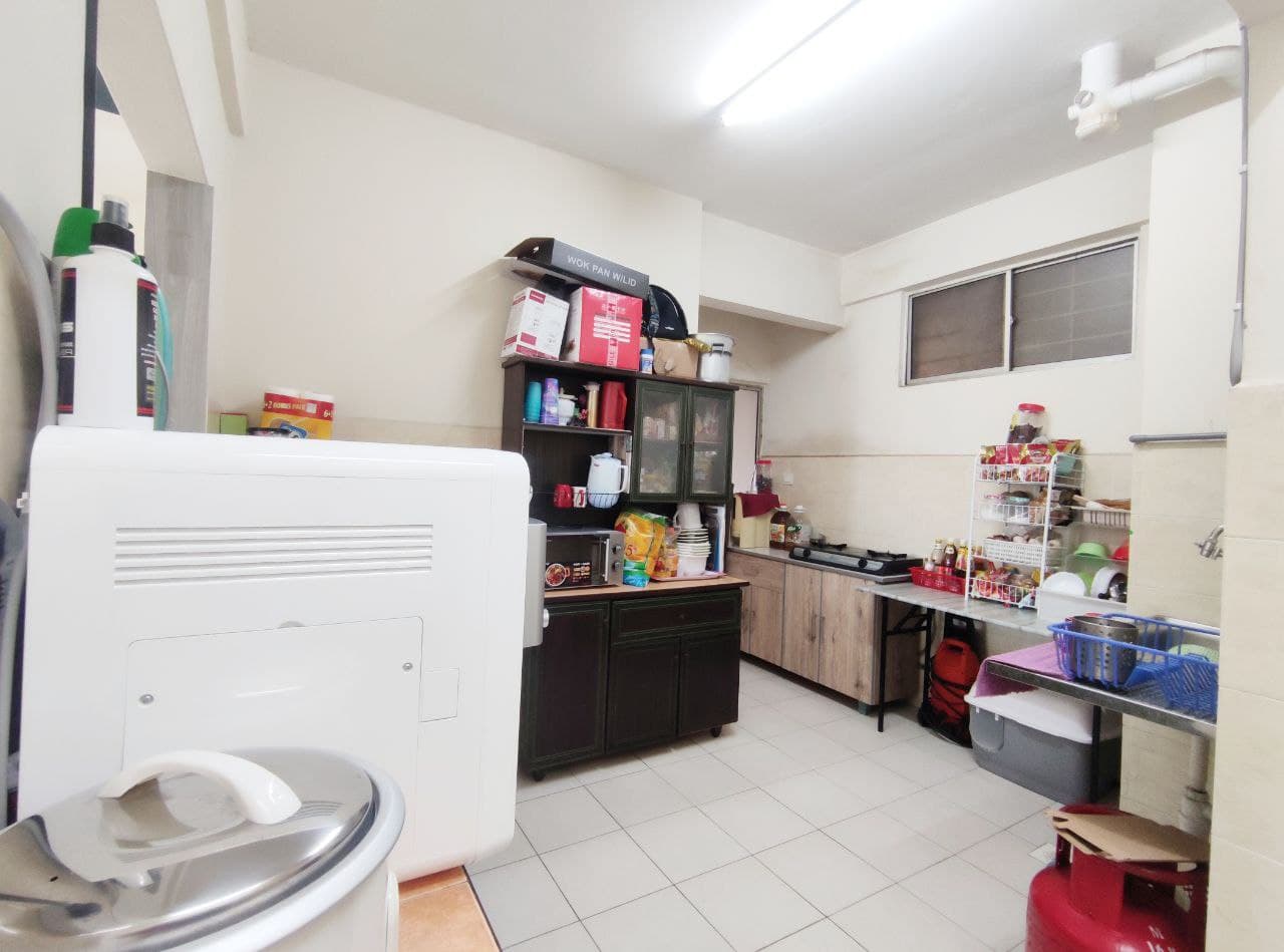 Juta Mines Condominium, Balakong Seri Kembangan - photo 6