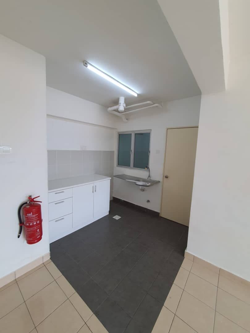 Tiara Residence 2, Taman Tiara East, Semenyih - photo 4