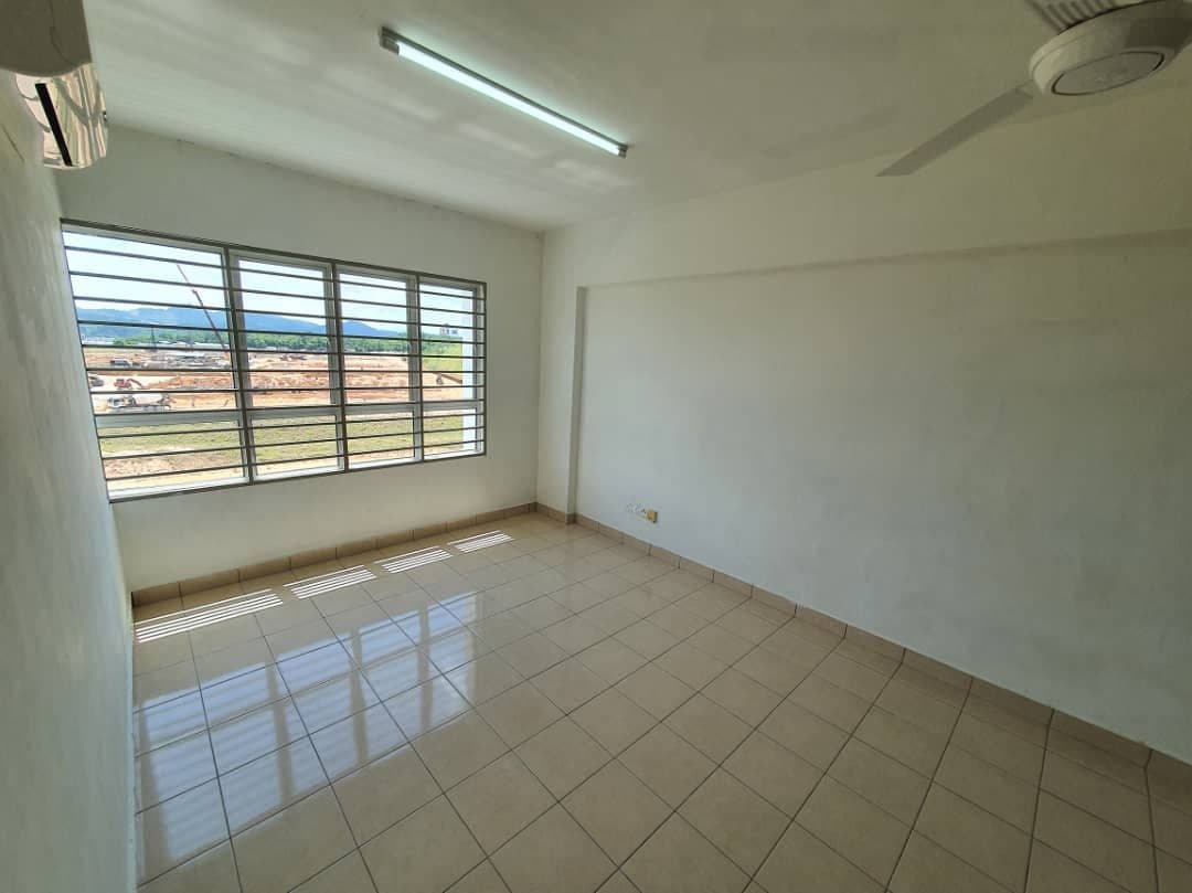 Tiara Residence 2, Taman Tiara East, Semenyih - photo 6