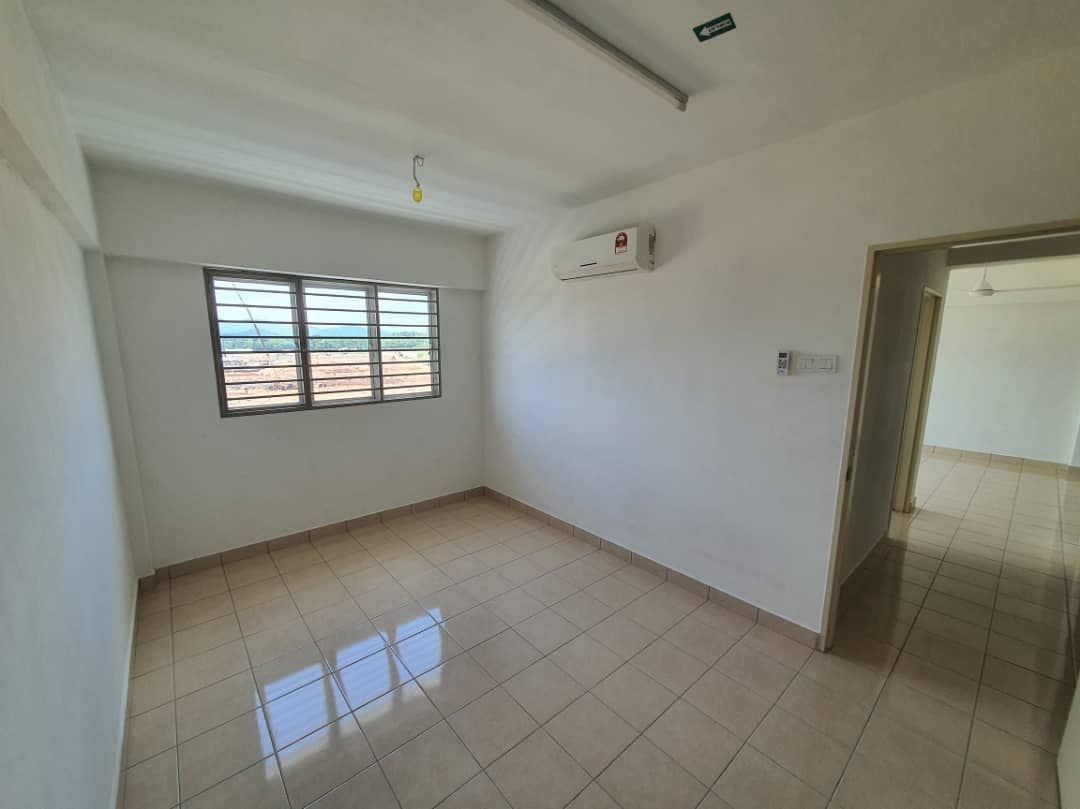 Tiara Residence 2, Taman Tiara East, Semenyih - photo 8