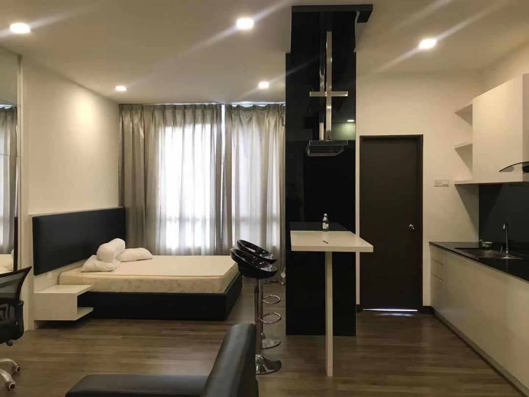 Landmark Residence Studio Unit - photo 3
