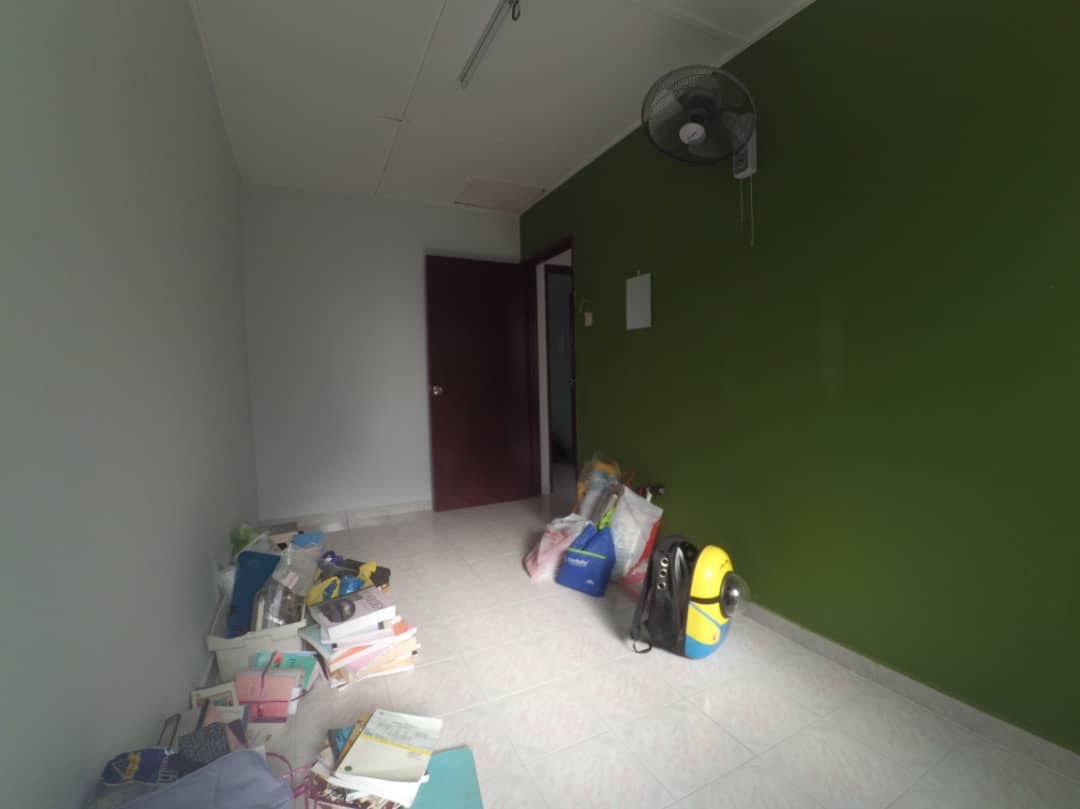Endllot Teres 2 Tingkat Taman Kantan Permai - photo 5