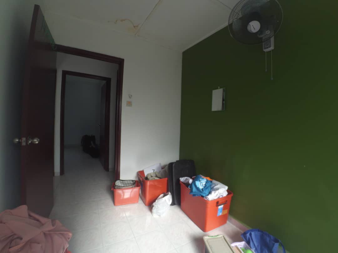 Endllot Teres 2 Tingkat Taman Kantan Permai - photo 12
