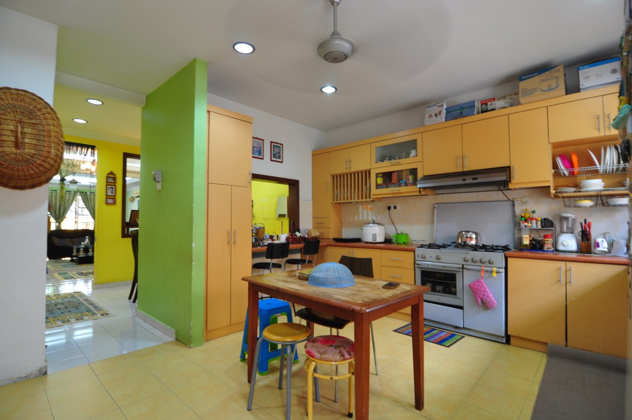 Front Open Space Taman Puchong Utama - photo 9