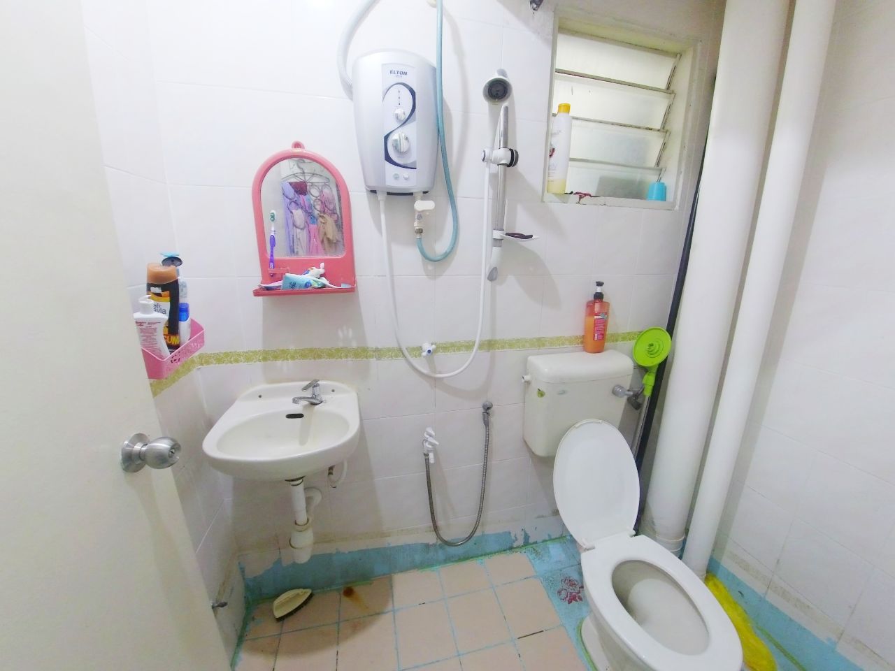 Renovated Lakeview Apartment - photo 6