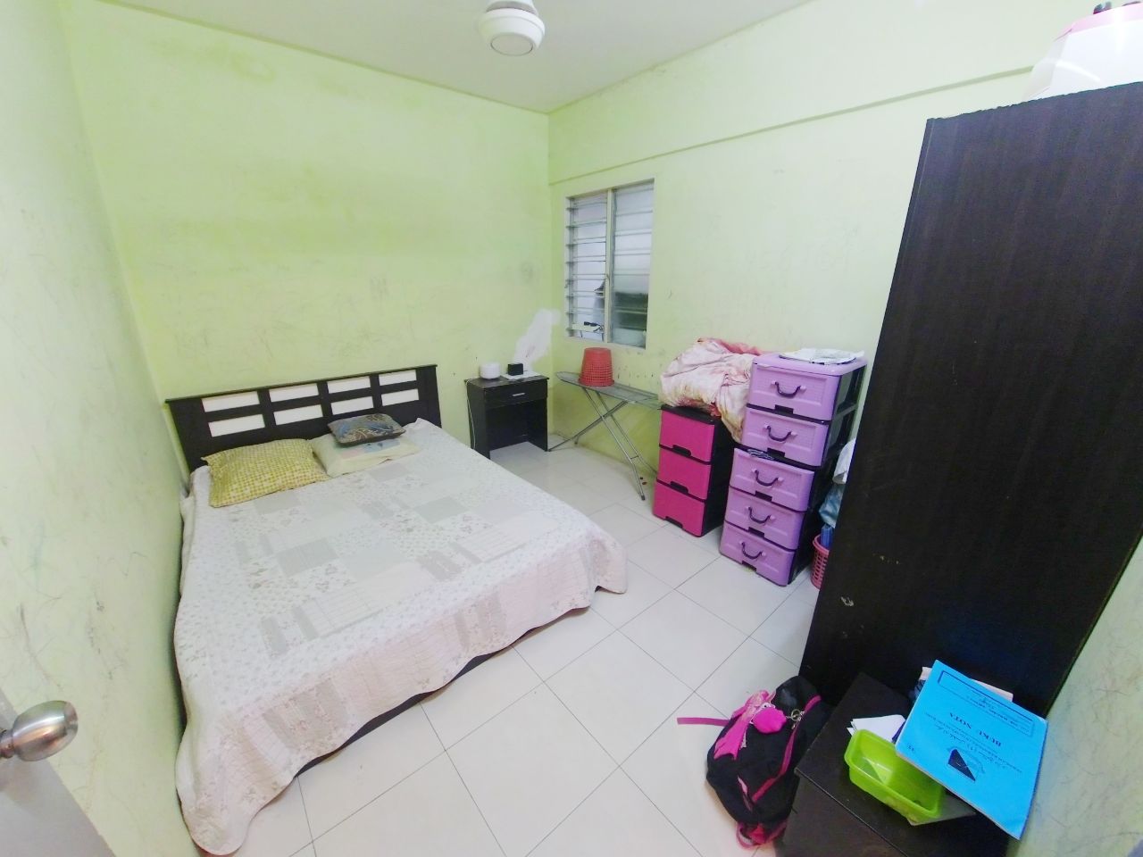 Renovated Lakeview Apartment - photo 7