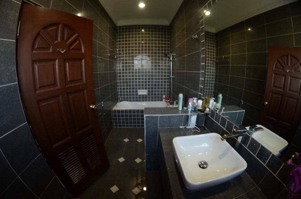 Bunglow At Setiawangsa Kuala Lumpur - photo 8
