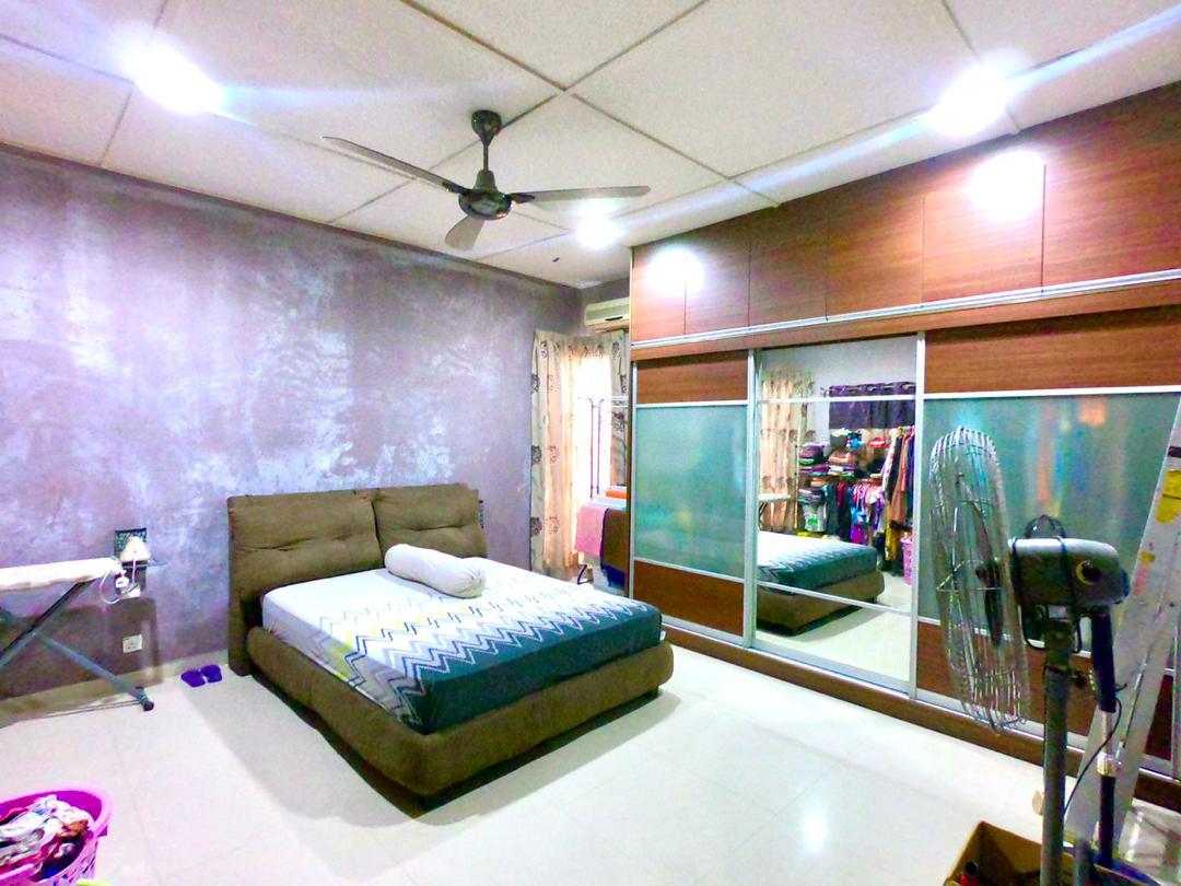 Nice Reno Corner Lot Facing Open Bandar Kinrara - photo 12