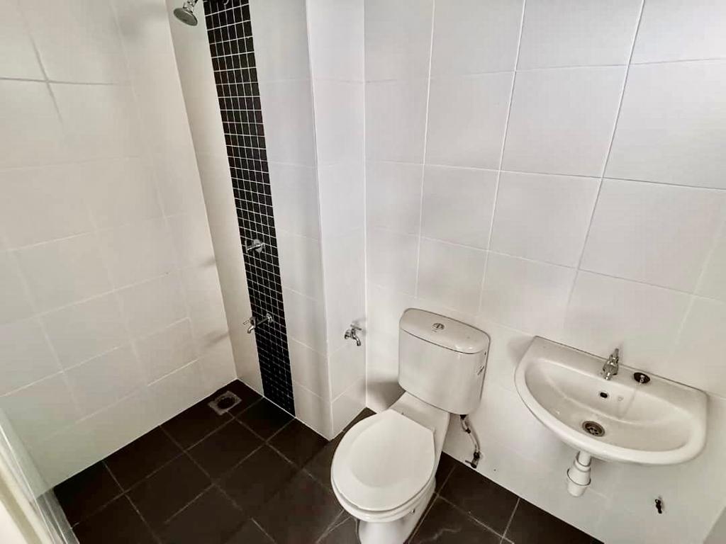 Nice Bare Unit D Camelia Court Nilai Impian Nilai - photo 8