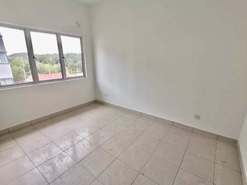 Nice Bare Unit D Camelia Court Nilai Impian Nilai - photo 9