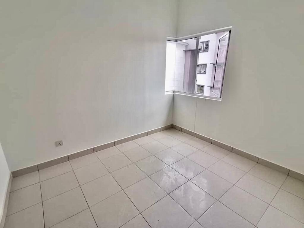 Nice Bare Unit D Camelia Court Nilai Impian Nilai - photo 10