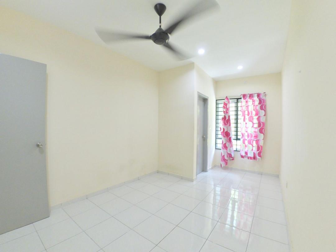 Facing Playground Laman Orkid Nilai Impian N Sembi - photo 9