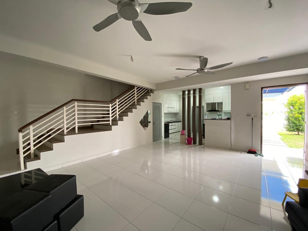 Nice house Laman Cempaka Suria Kota Seriemas Nilai - photo 3
