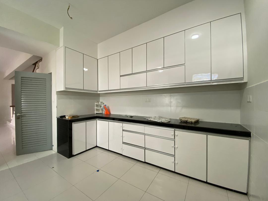 Nice house Laman Cempaka Suria Kota Seriemas Nilai - photo 4