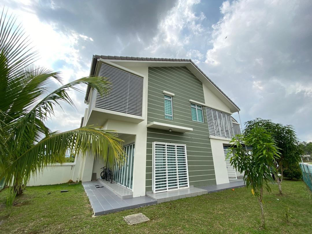 Nice house Laman Cempaka Suria Kota Seriemas Nilai - photo 5