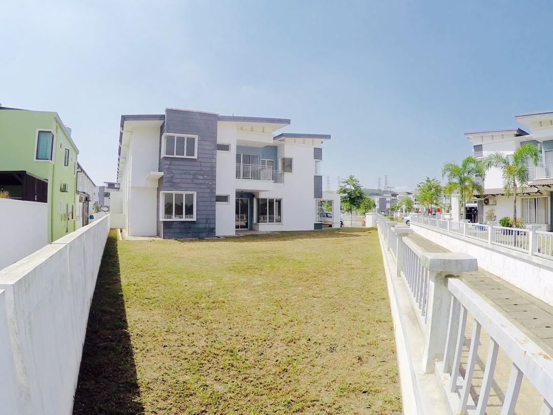 Corner Lot Facing Playground Alam Impian - photo 2