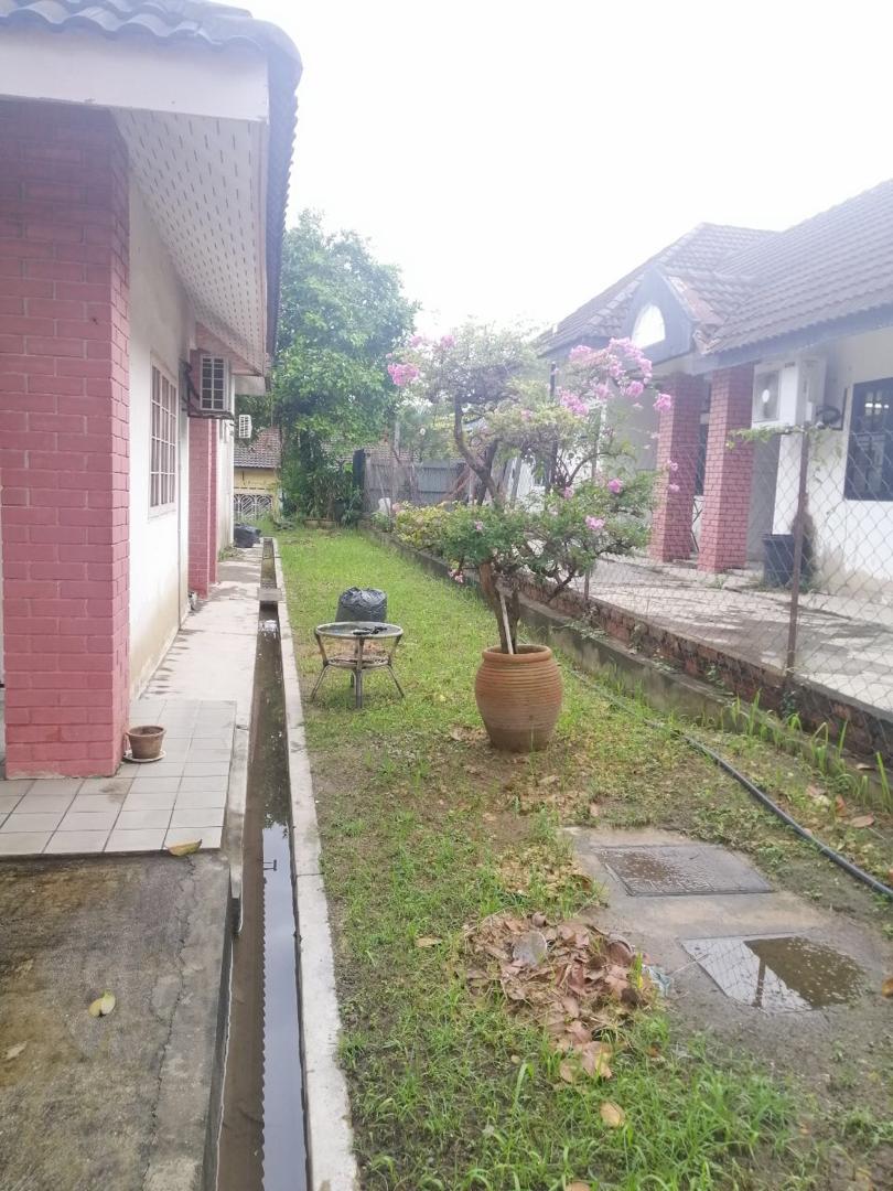Semi D Facing Open Jalan Tun Sambathan Taman Seri - photo 2