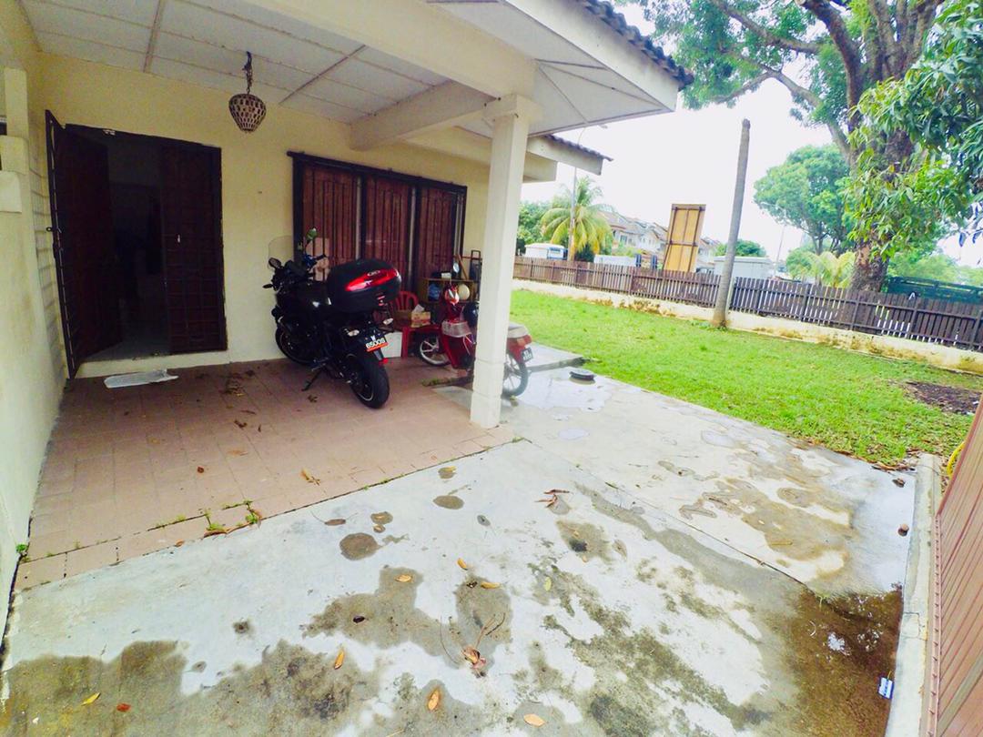Endlot with EXTRA BIG LAND Taman Puchong Utama - photo 2