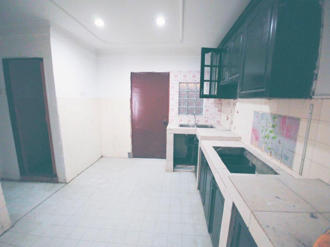 Nice Double Storey Jalan Kebun Shah Alam - photo 2