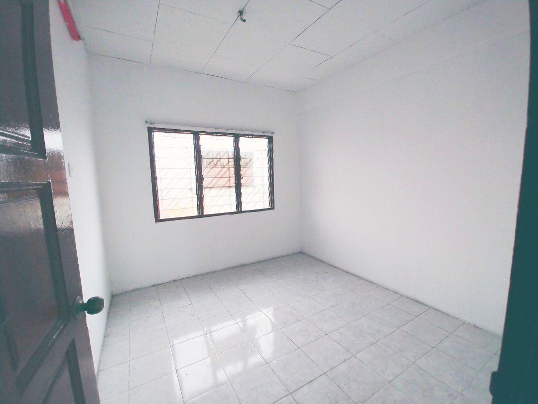 Nice Double Storey Jalan Kebun Shah Alam - photo 8