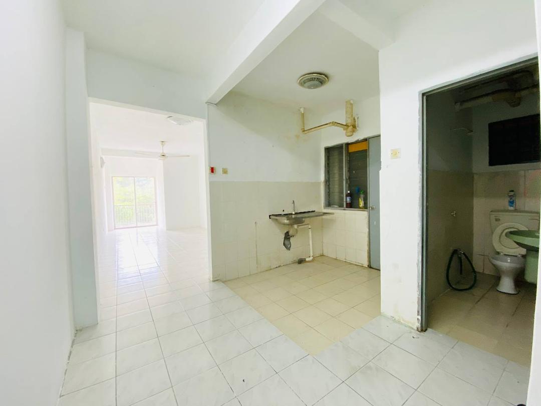 Blok C Golden Villa Apartment Taman Sejahtera Klan - photo 9