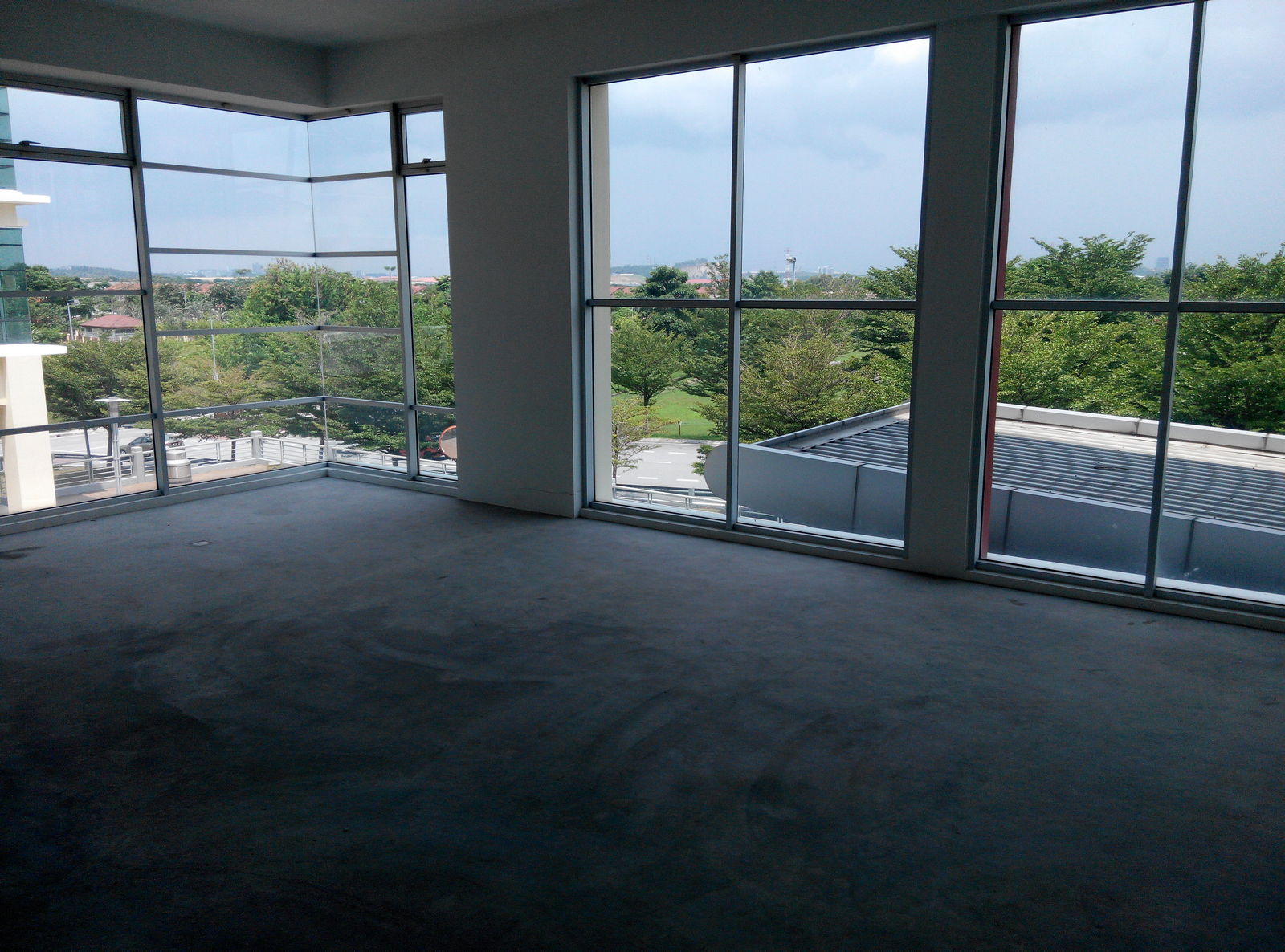 Setia Avenue Shop Office 2720sf corner n lift - photo 1