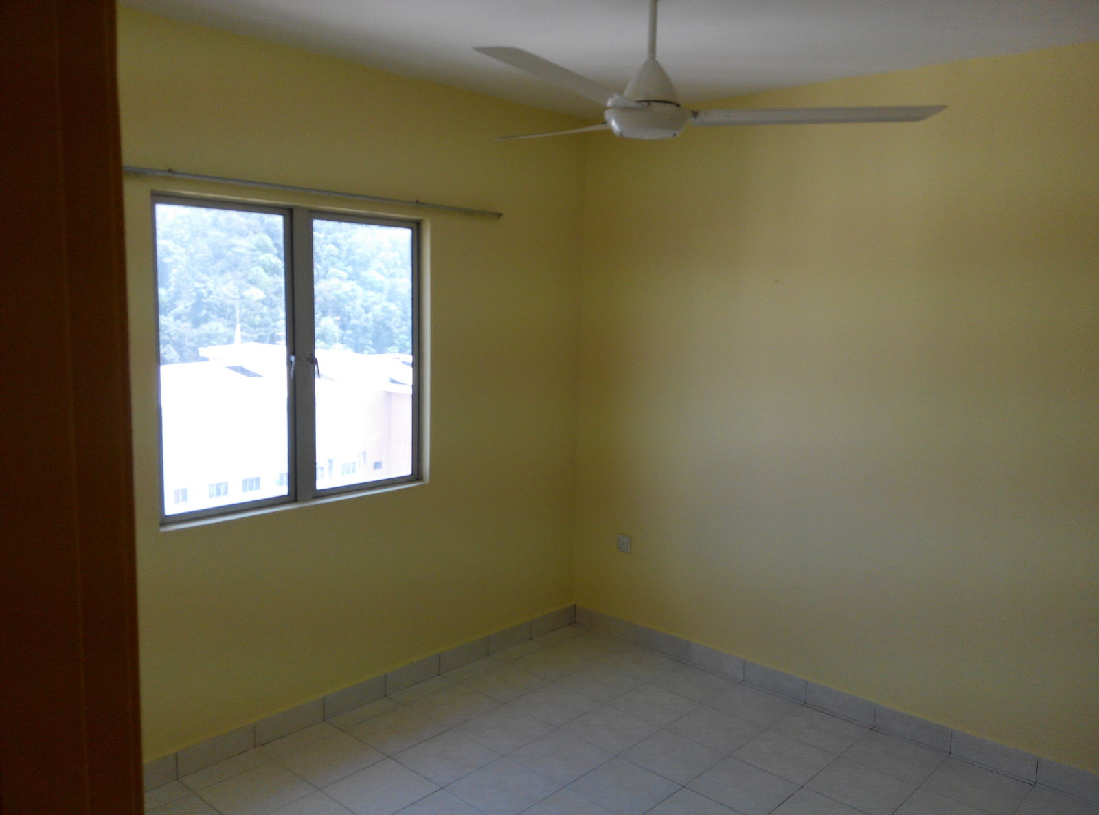 Flora Damansara partly furnished - photo 8