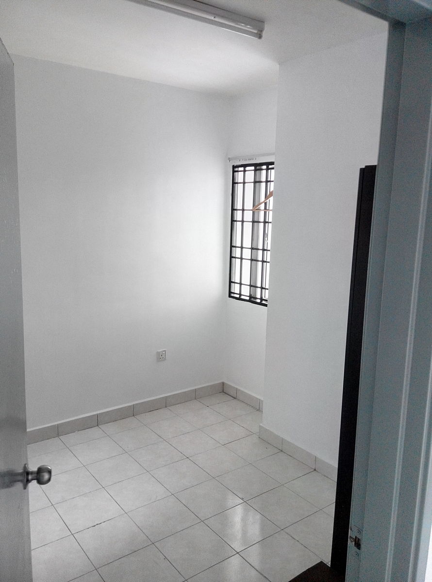 Flora Damansara Block D and E with parking lot - photo 6