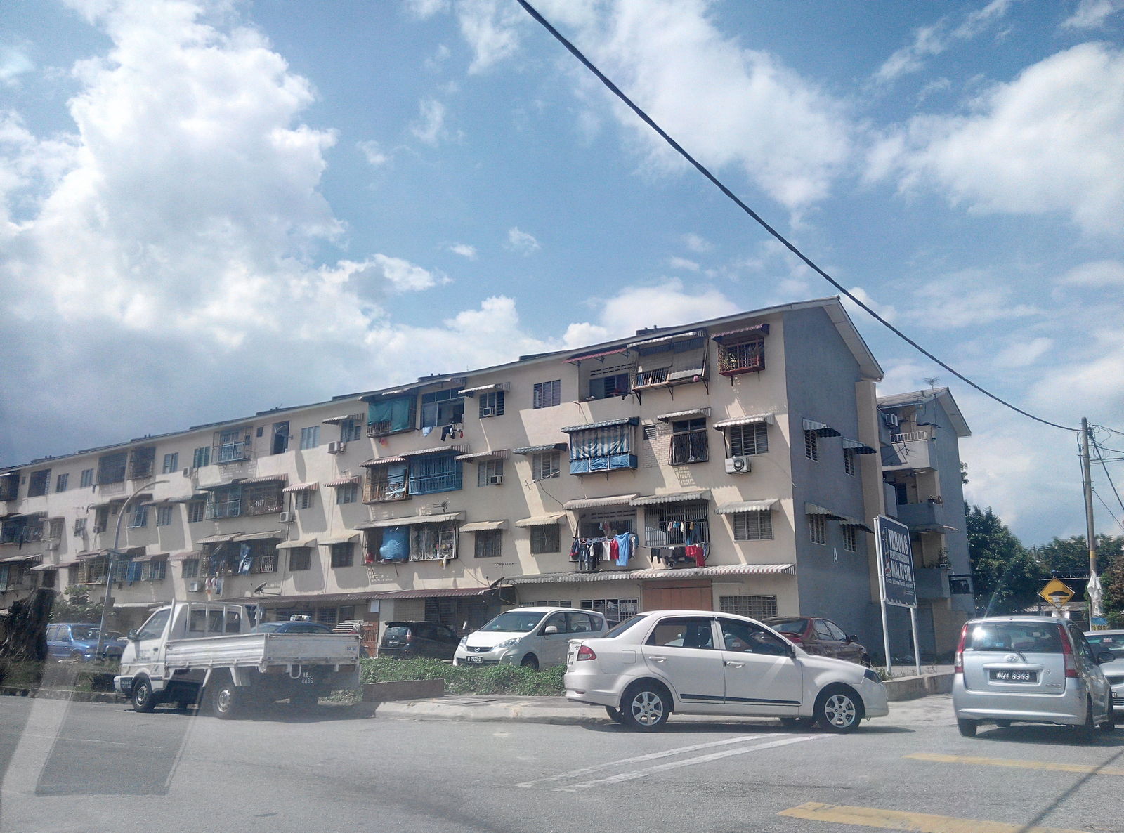 Tmn Batu Flat at Jln Kuching near Kepong Brem Mall