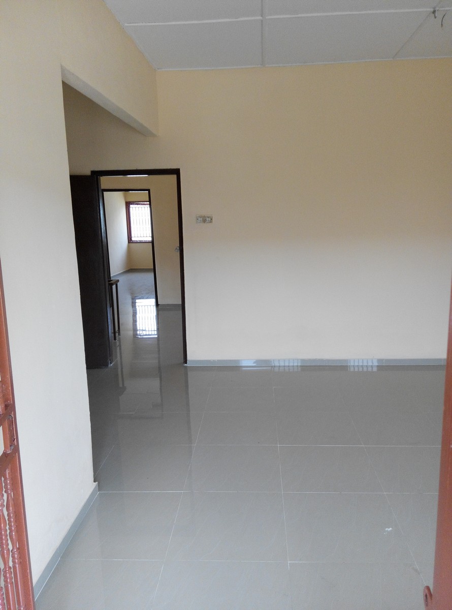 Jln Kuching Tmn Wahyu 2sty house well kept - photo 2