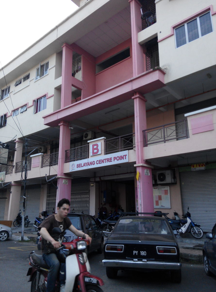 Selayang Center Point Apartment - Kg Selayang Baru - photo 3