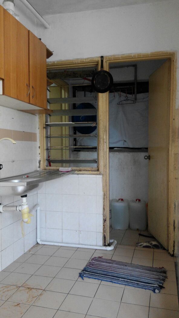 Flora Damansara Flat Blk B 650sf kitcab tiles - photo 3