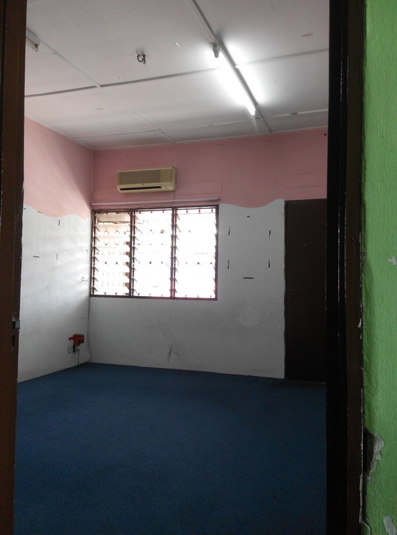 Taman Selayang Baru 2sty Corner house - photo 3