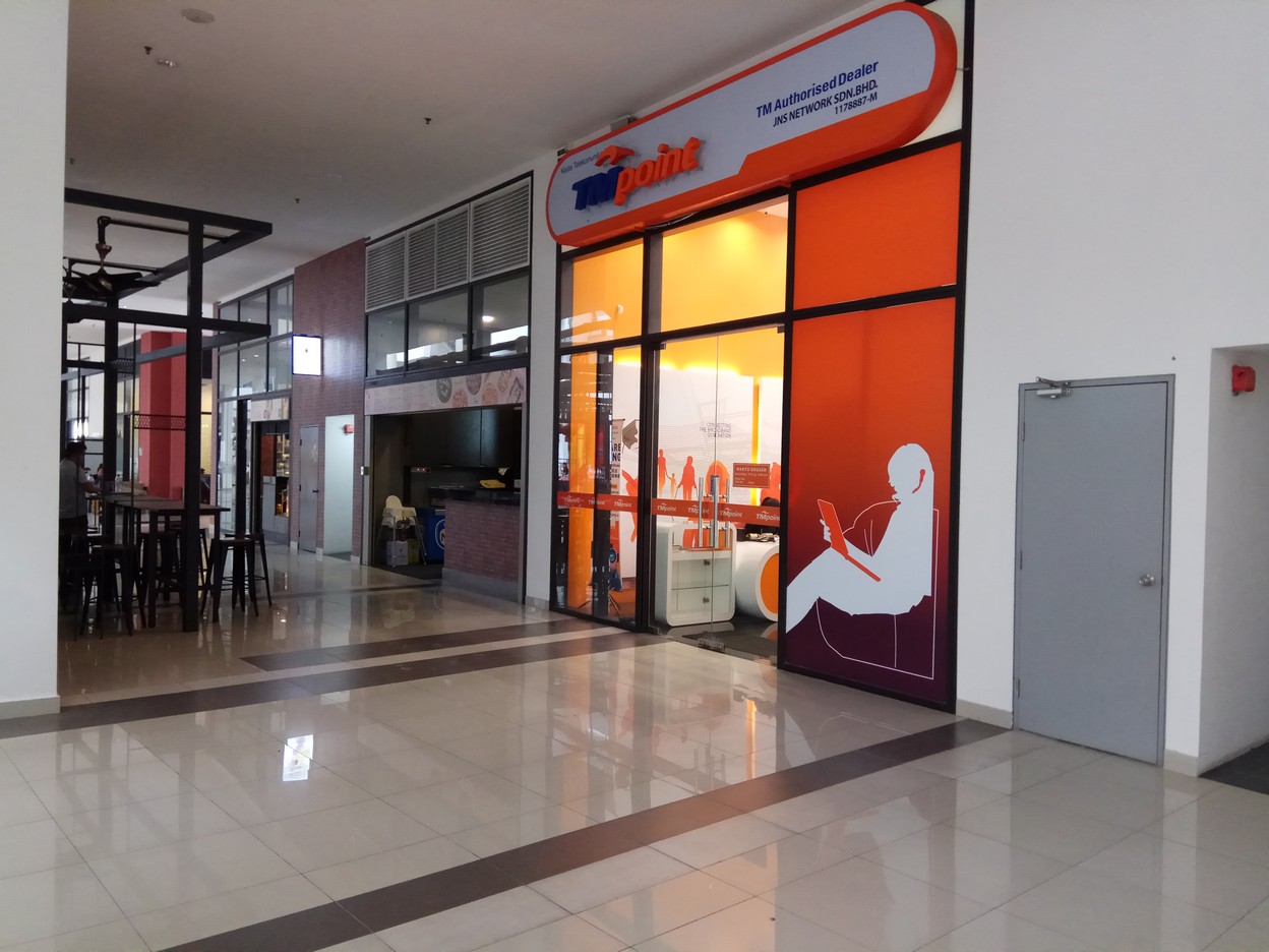 Emerald Avenue, Ground Floor Shop lot - photo 3