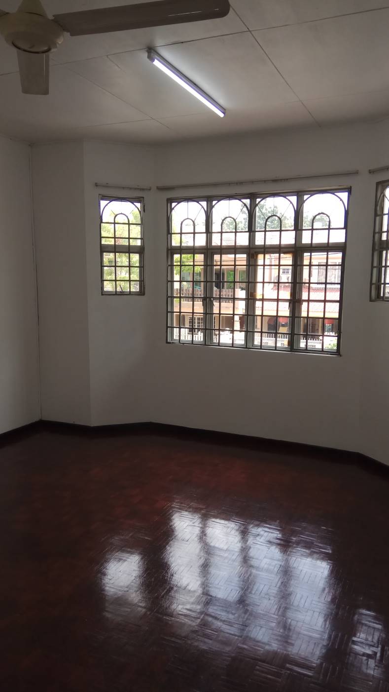 Puchong Jaya double storey house renovate 20x75 - photo 8